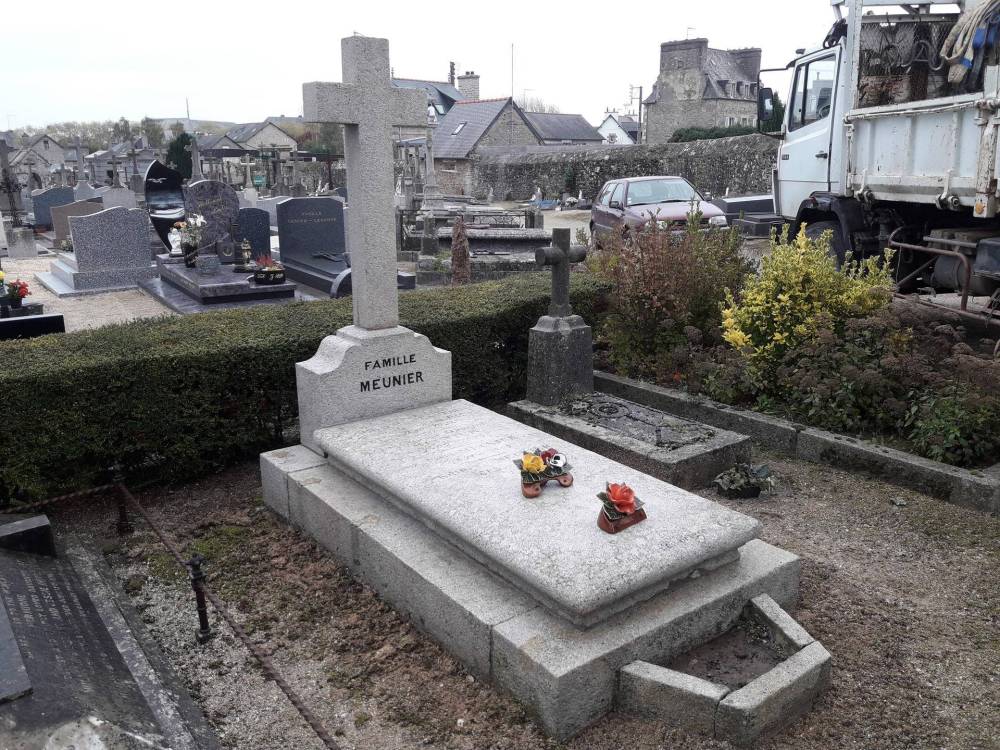 pierre tombale familiale